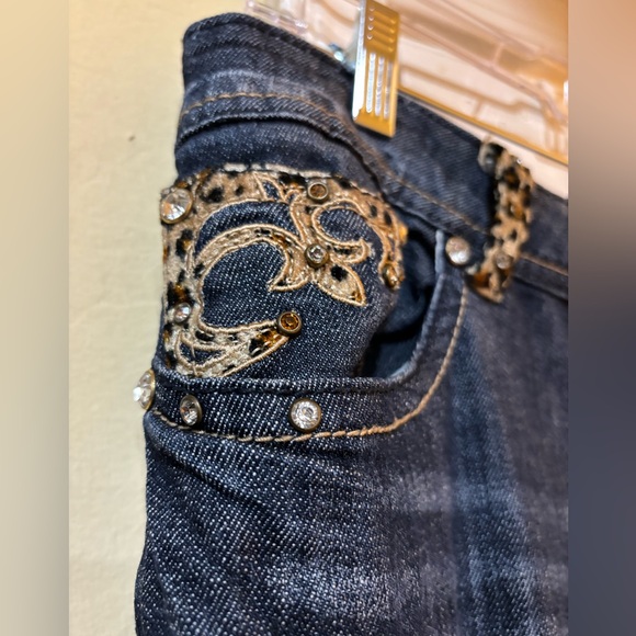 Grace in LA Capris - Bling and Animal Print - Size 21, fits like an XL or 16-18. - Picture 5 of 9